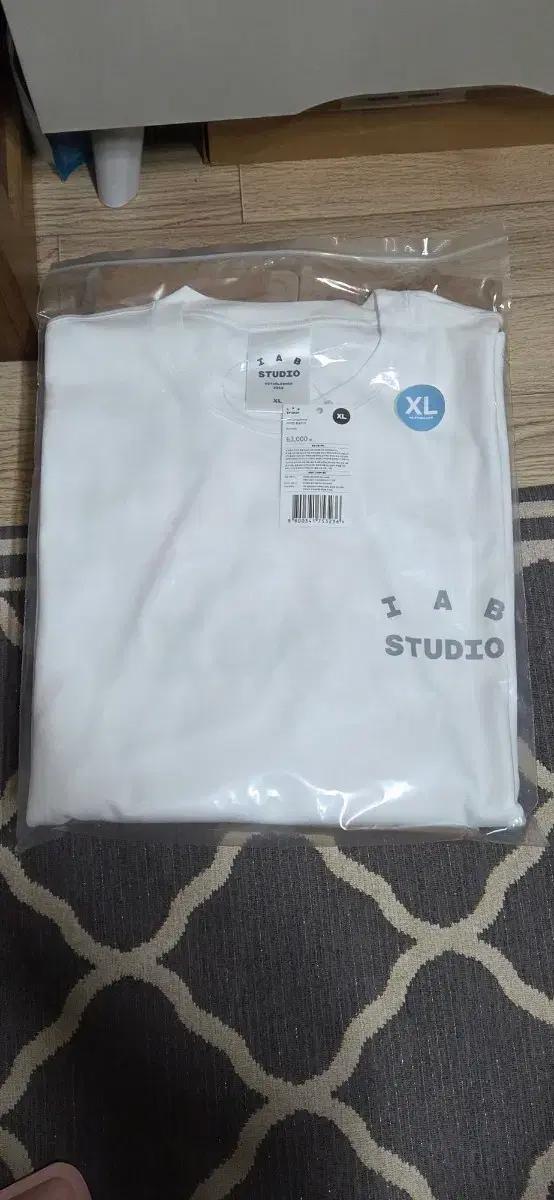 아이앱 롱슬리브 화이트 - 26SS XL(새상품)