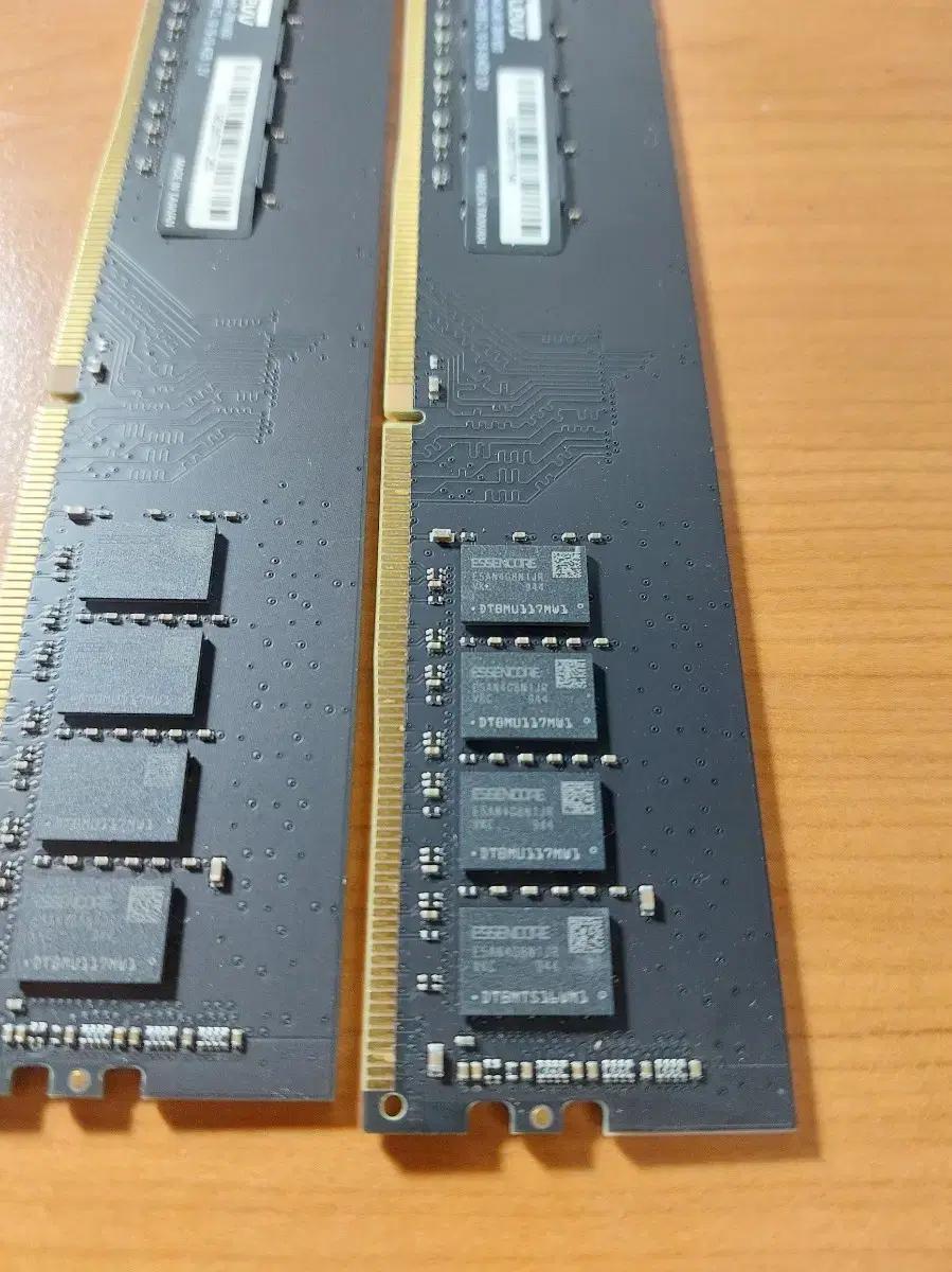 klevv DDR4 2666 4기가  두개팝니다