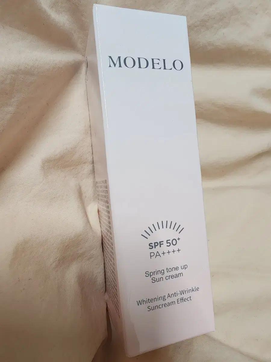 모델로 스프링 톤업 선크림 SPF50+ PA++++