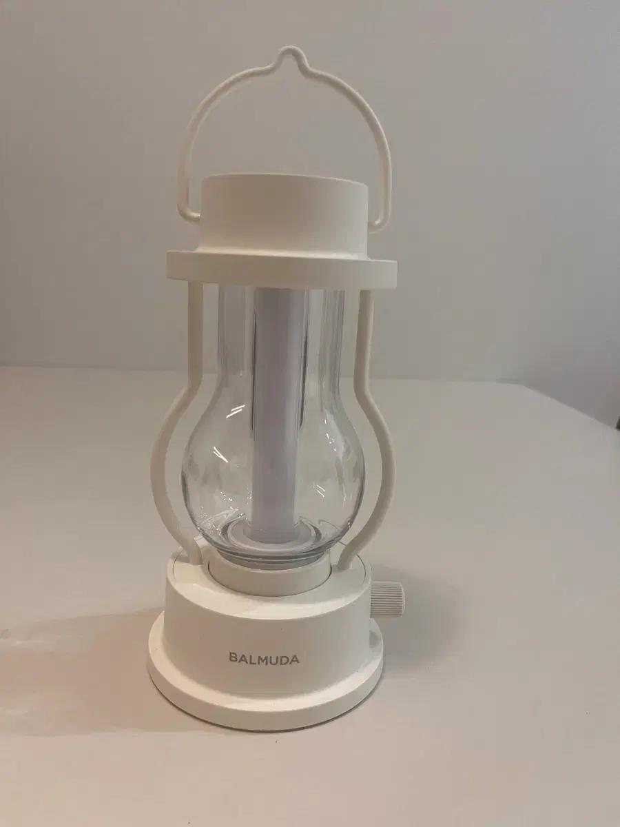 발뮤다랜턴 새것