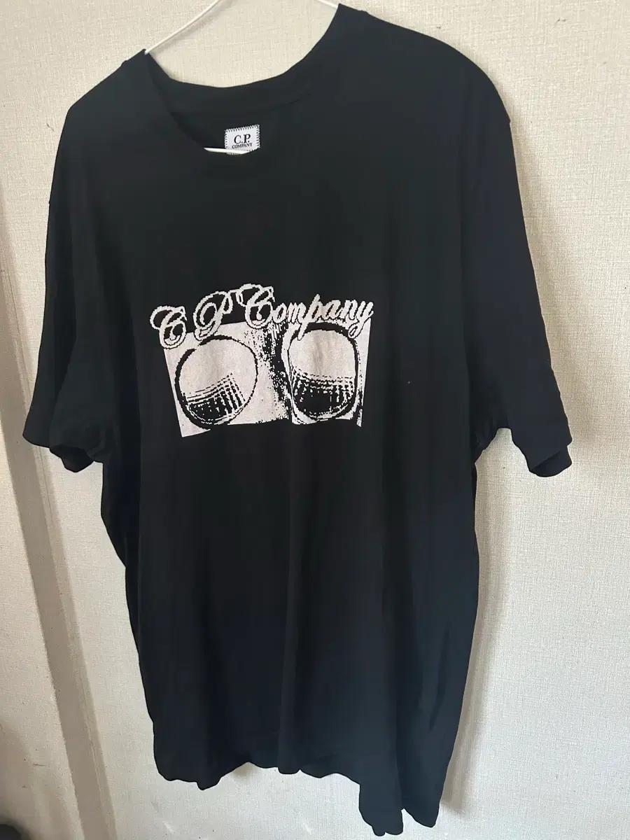 CP컴퍼니 블랙 반팔티셔츠 XXL 110