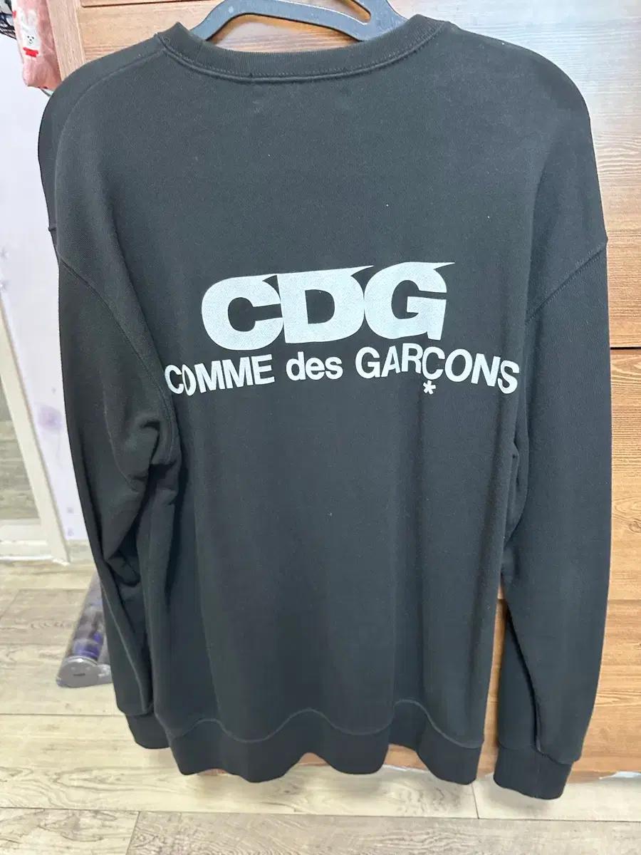 CDG(꼼데가르송) 맨투맨 XL사이즈  95-100