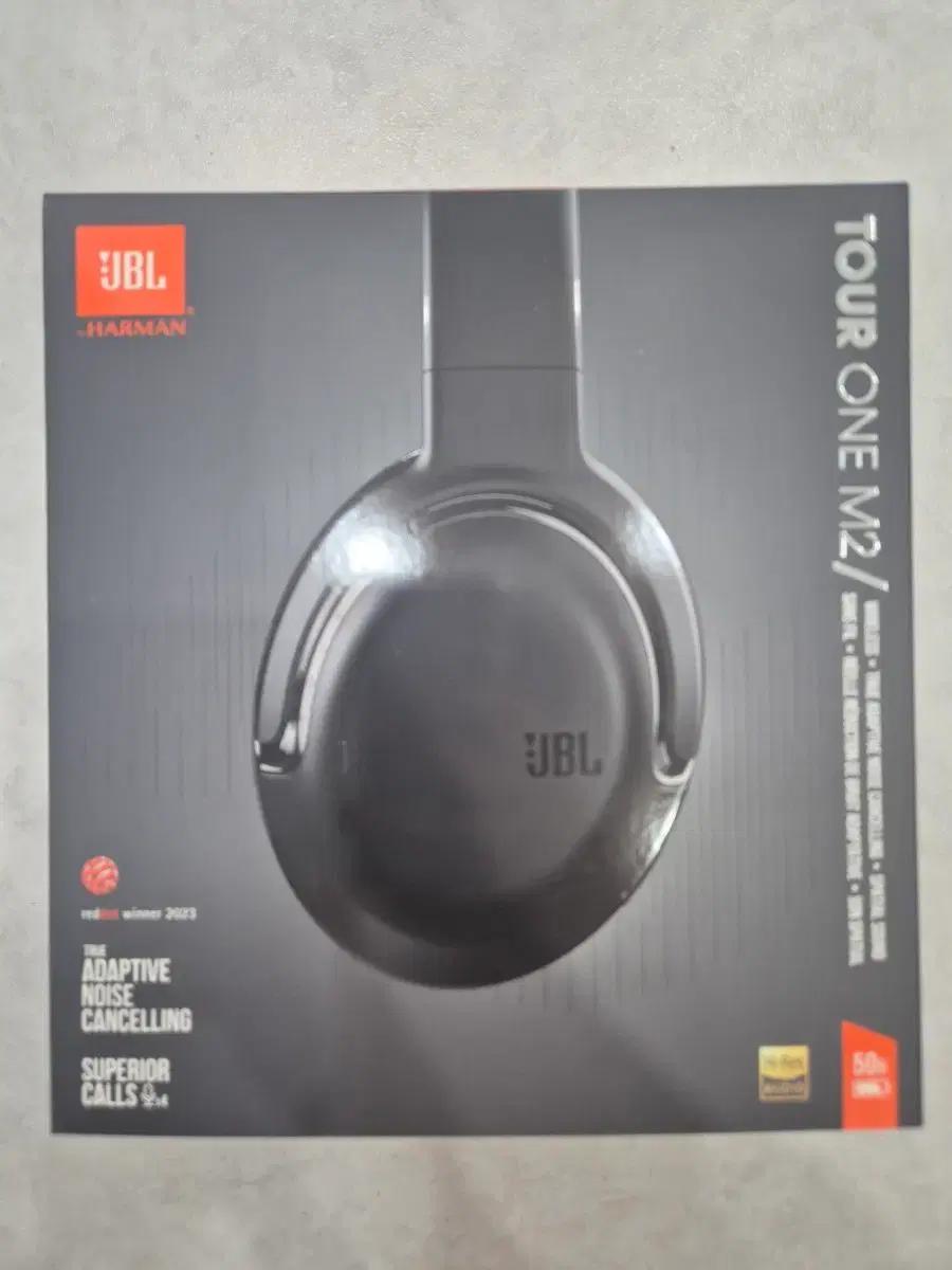 JBL TOUR ONE M2 헤드폰 팝니다.
