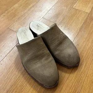 (260) 네이티브 웨스턴 스웨이드 뮬