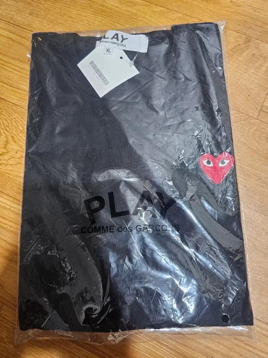 꼼데가르송 플레이 블랙 반팔티 XL 새상품