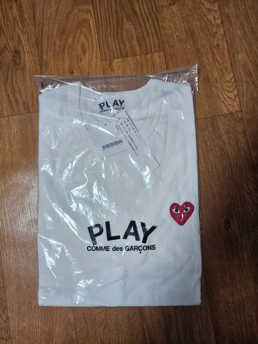 꼼데가르송 PLAY 흰색 하트 반팔티L