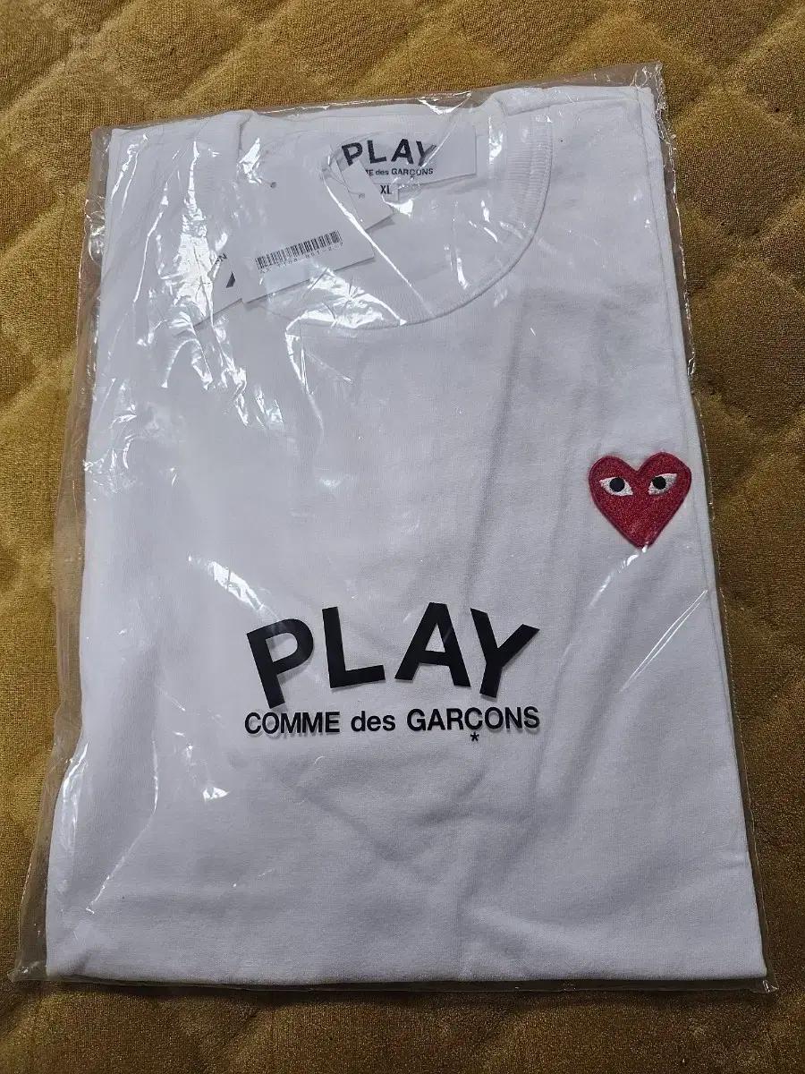 꼼데가르송 플레이 흰색 반팔티 XL 새상품