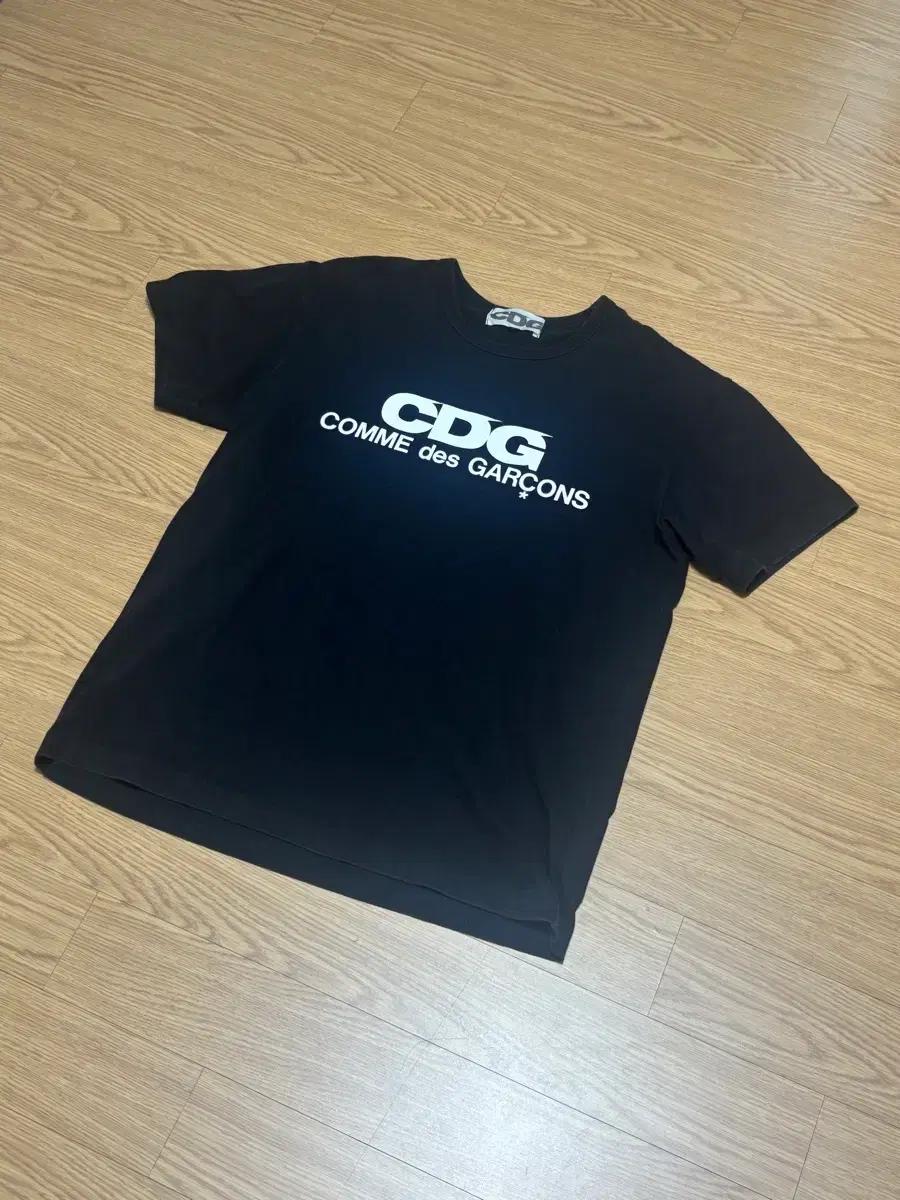 CDG 꼼데가르송 반팔 티셔츠 L-XL