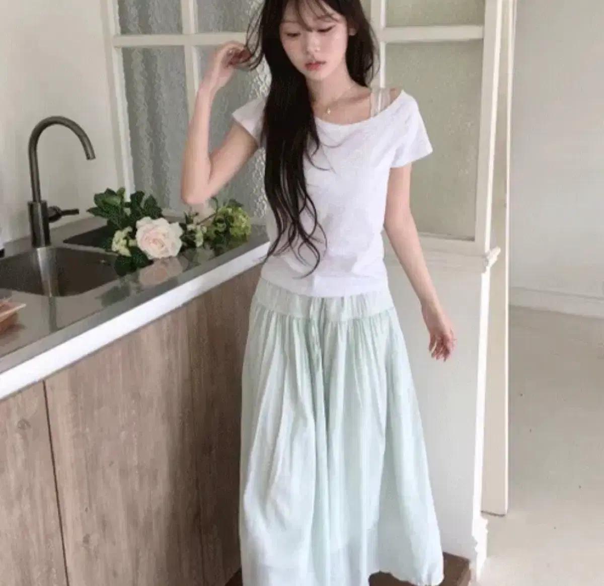 롱 스커트/아뜨랑스리리앤코히니크워너비뮤즈베니토가나다란하객룩데이트룩