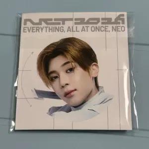 엔시티 10주년 팝업 네오그라운드 위시 시온 미션 뱃지 리워드 핀버튼