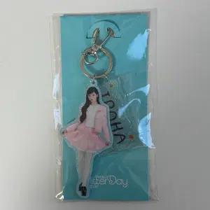 아일릿 이로하 글리터데이 키링 아크릴 일본 재팬 양도 포카