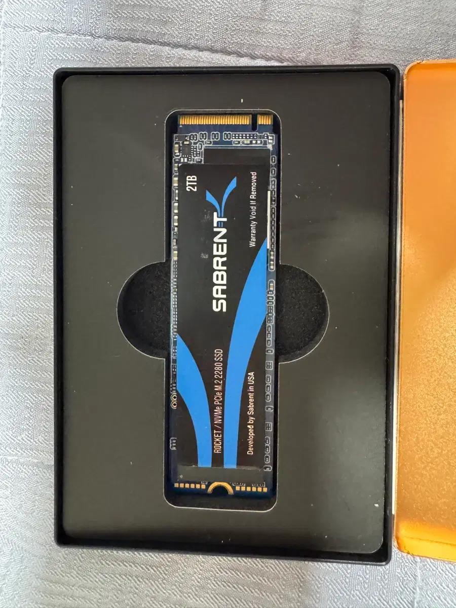 사브렌트 로켓 고급 NVMe M.2 SSD 2TB RAM 내장