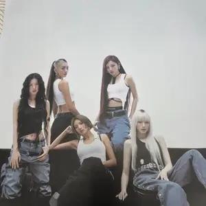 아이들.트와이스 포스터 팝니다.