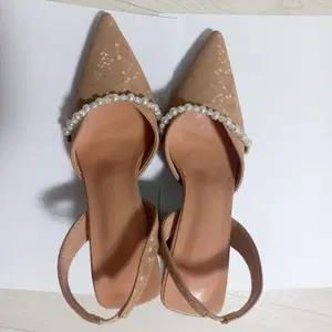 (새상품) 베이지 펄 장식 뮬 힐 38. 높이 7cm