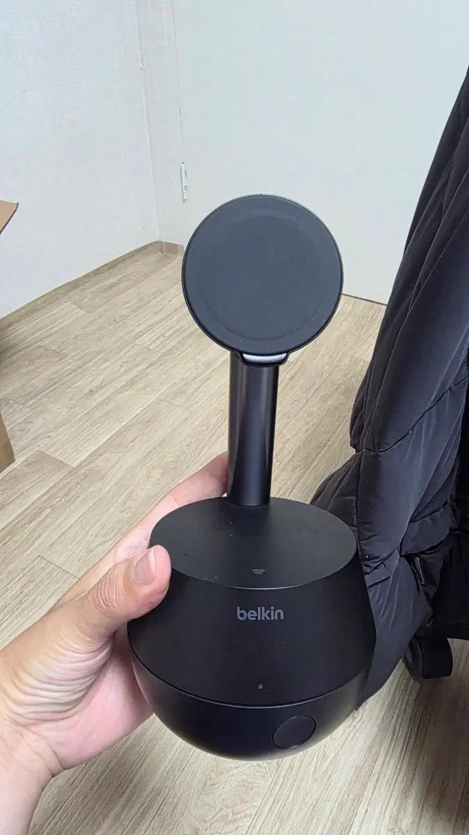 벨킨 오토 트래킹 스탠드 프로 블랙