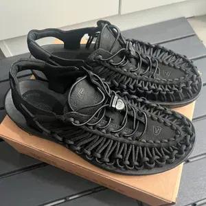 킨 유니크 샌들 블랙 270 판매