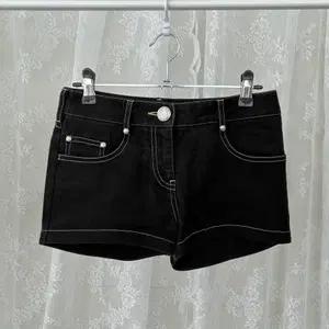 S) 발망 스티치 로우라이즈 숏 팬츠 블랙