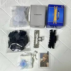 르세라핌 꾸로셰 헤어클립 헤어집게 머리핀 곱창밴드 헤어밴드 머리끈 슈슈 김채원 키링 몬스터 엠디 스파게티 파우치 사쿠라 재팬 일본 콘서트 포카 집게핀 로고 굿즈 양도 판매