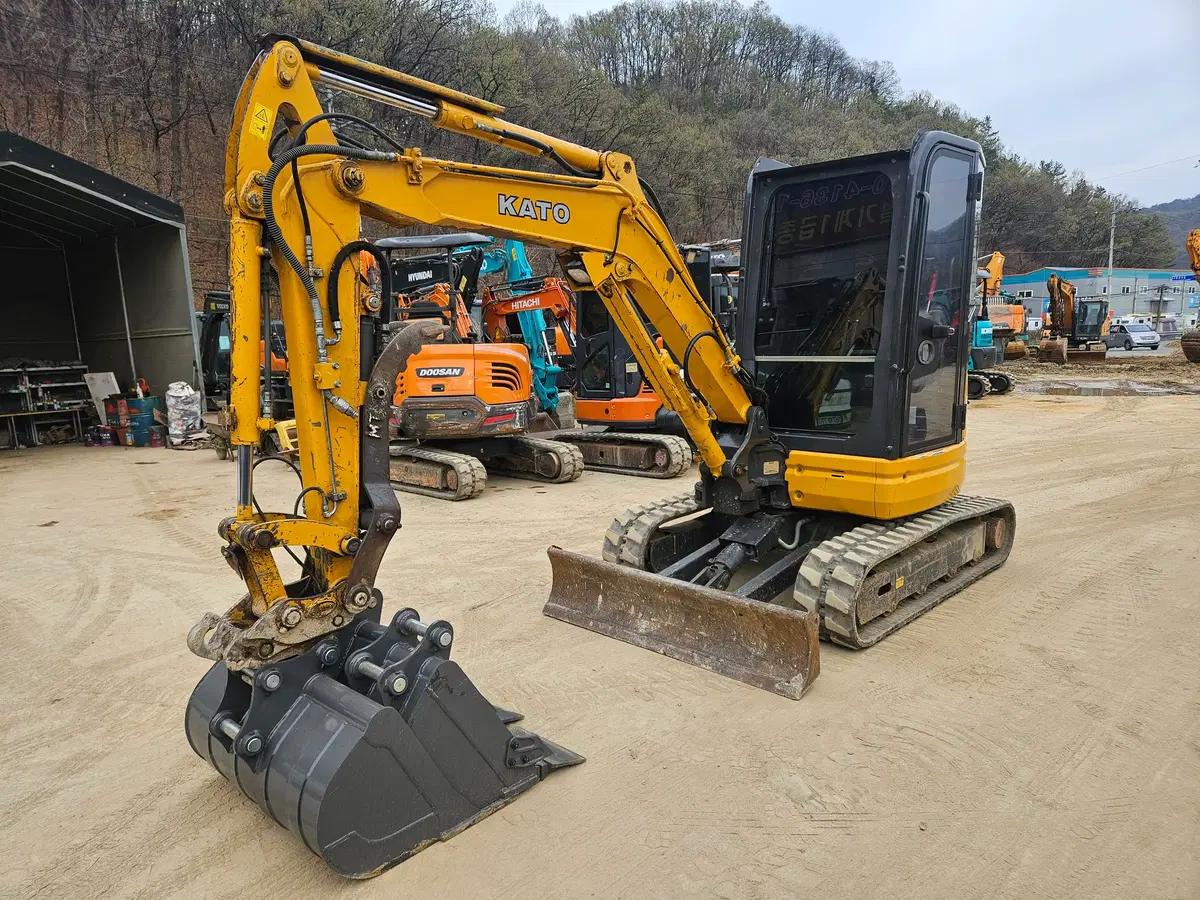 미니굴삭기 가토 HD35 2023년 집게장착 중고굴삭기 매매 매입