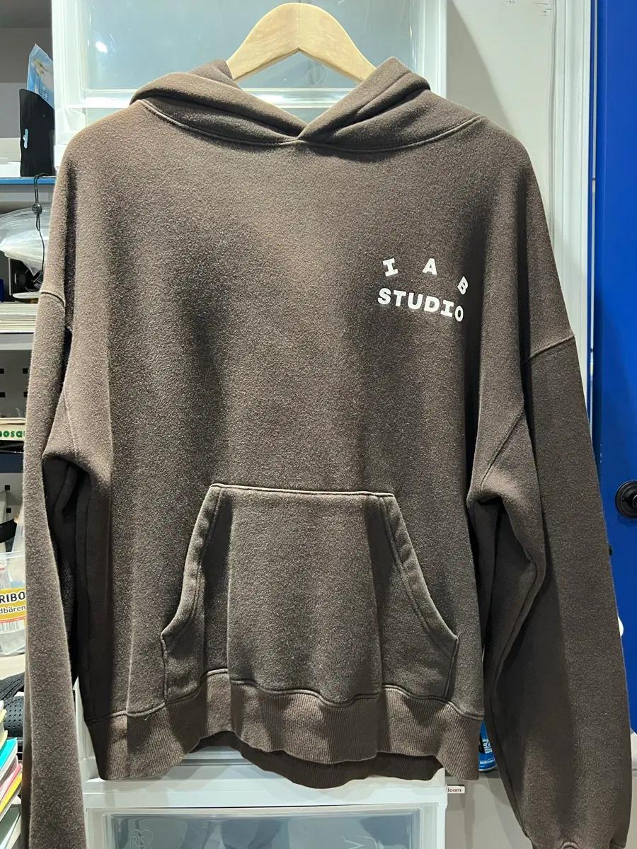 IAB STUDIO 후드티 브라운