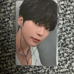 제로베이스원 성한빈 이어폰 포카