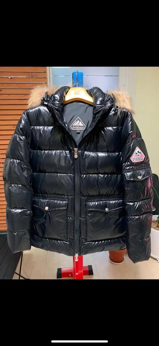 피레넥스  유광 패딩