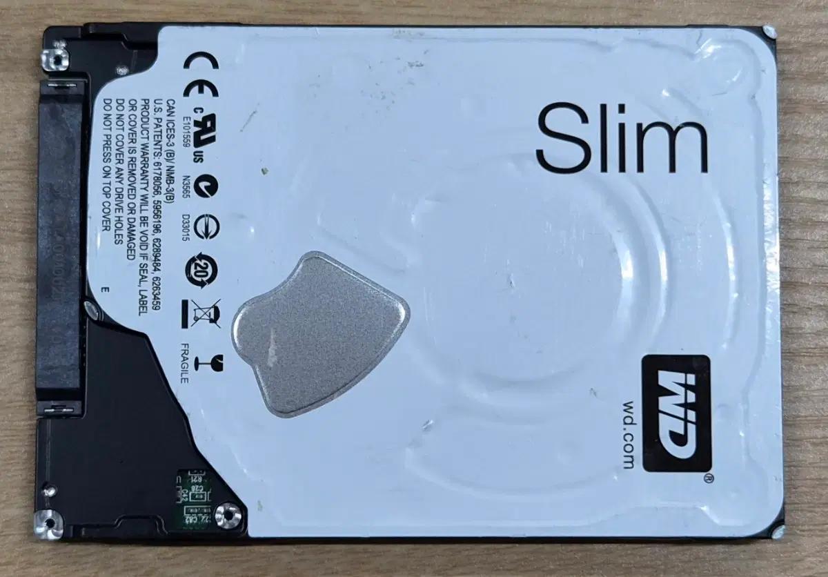 WD Blue 2.5인치 1TB 노트북/외장하드용 HDD (WD10SPCX, Slim 7mm) 판매합니다.