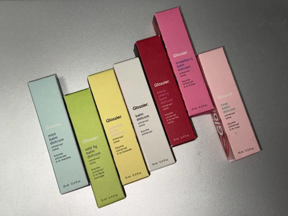 Glossier. 글로시에 밤 닷컴 립밤 일괄