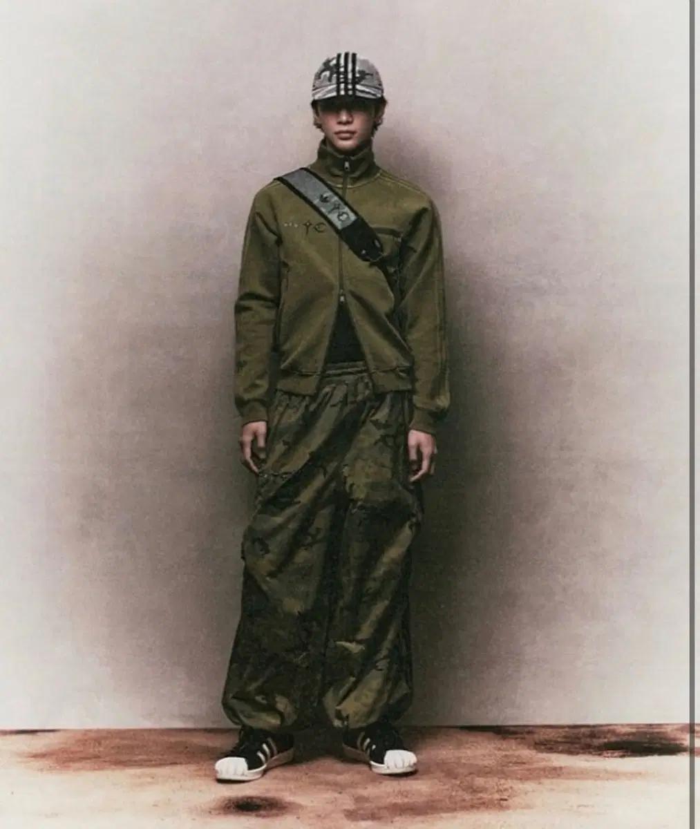 (L)떠그클럽 아디다스 카모 트랙팬츠