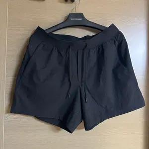[M]룰루레몬 제로드인 5인치 라이너리스 크링클 텍스쳐