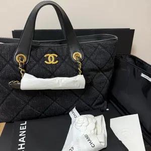 샤넬 26C 데님 쇼퍼백 워싱데님블랙 금장 풀구성