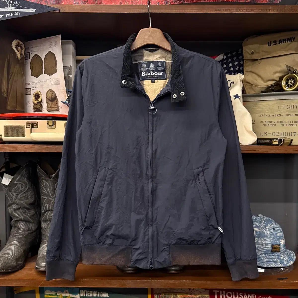 Barbour 바버 체크 패턴 라이닝 스윙탑 자켓 N2587 헤링턴 블루종