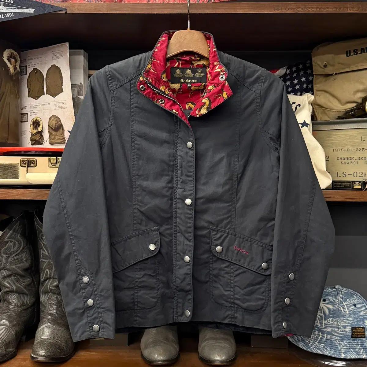 Barbour 바버 홀스 프린팅 라이닝 클래식 스윙 자켓 N2588