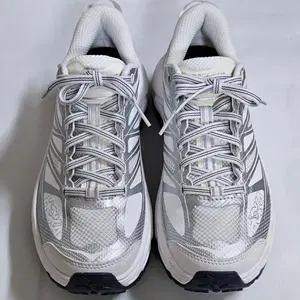 호카(HOKA) 마파테 스피드2 화이트 실버