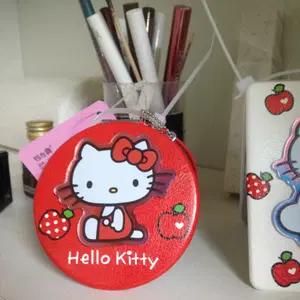 헬로키티 접이식 손거울 원형 레드 배경 / 백그라운드 HelloKitty 새상품 ( 빨간색 ) 26년도 생산품 / 제품 Sanrio 산리오 휴대용