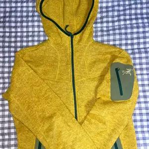 Arcteryx mustard yellow fleece zip up