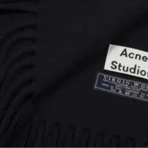 Acne Studios 아크네스튜디오 머플러 목도리 (새상품컨디션, 정가30만) 일본 도쿄 매장구매