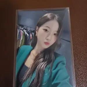 르세라핌 유니버셜 럭드포카 팝니다.