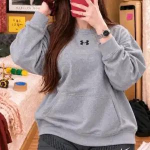 최상급 8.6만 언더아머 L 앞포켓 기모 맨투맨  남여공용 (크게나옴)