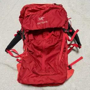 아크테릭스 엑시오스 48 (Arc'teryx Axios 48) 백팩