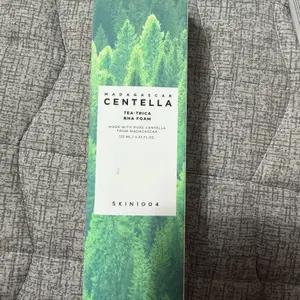 스킨1004 마다가스카르 센텔라 티트리 BHA 폼 클렌저 125ml