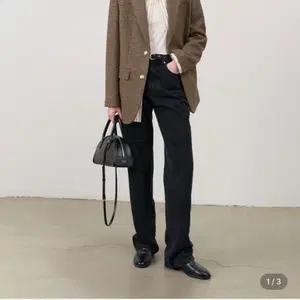 던스트 흑청 데님 wide leg new jeans