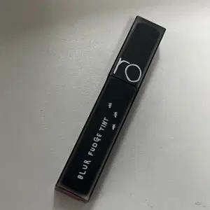 롬앤 블러퍼지틴트 피치다운