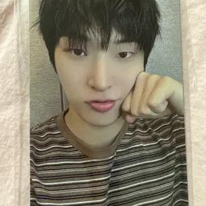 에이티즈 8주년 전시회 럭드 민기포카