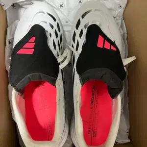아디다스 프레데터 26 리그 TF 250mm 풋살화