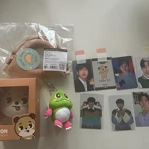 (미개봉) 데이식스 데니멀즈 2022 메롱돈 도운 + 데멀 플러시 코스튬 대구 납작만두 + 미션나인 팝업 입장포카