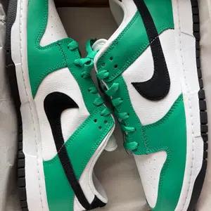 나이키 덩크 로우 화이트 그린 (Nike Dunk Low White Green) 280 사이즈