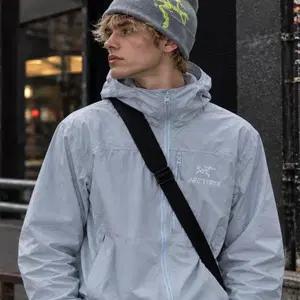 Arcteryx 아크테릭스 스쿼미시 데이브레이크 후디 경량 바람막이 자켓 S 90~95사이즈 남녀공용 등산복 고프코어 윈드브레이커