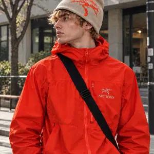 Arcteryx 아크테릭스 스쿼미시 레드 오렌지 후디 경량 바람막이 자켓 S 90~95사이즈 남녀공용 등산복 고프코어 윈드브레이커