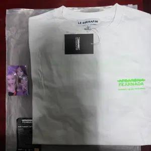 르세라핌 반팔티 화이트 (L 사이즈) + 포토카드